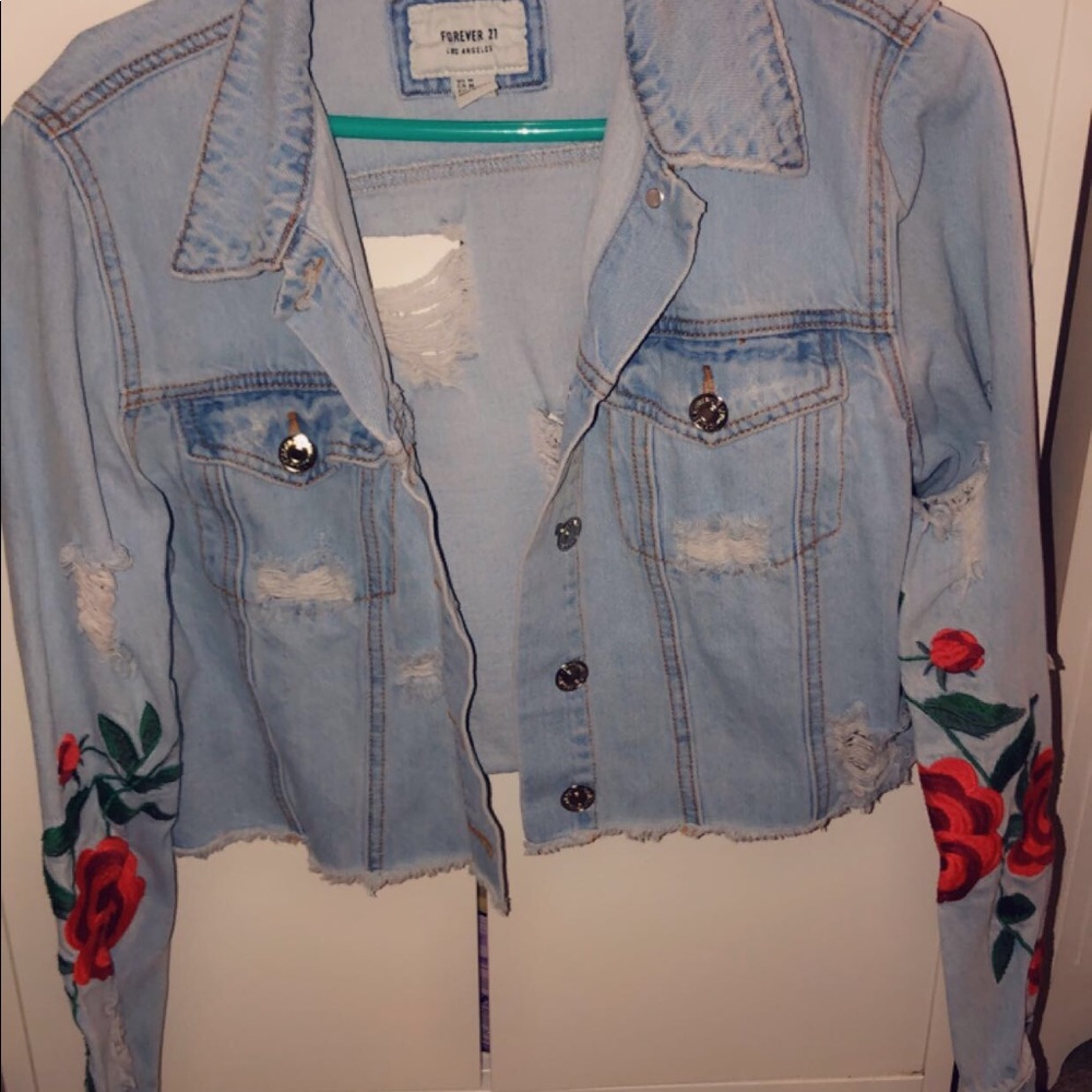 Forever 21 cropped Jean jacket - Picture 2 of 4